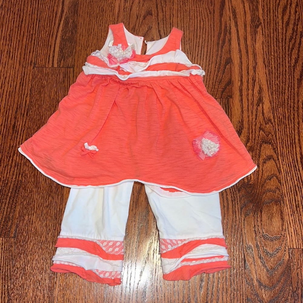 Beautiful boutique isobella & Chloe white/coral outfit size 24m